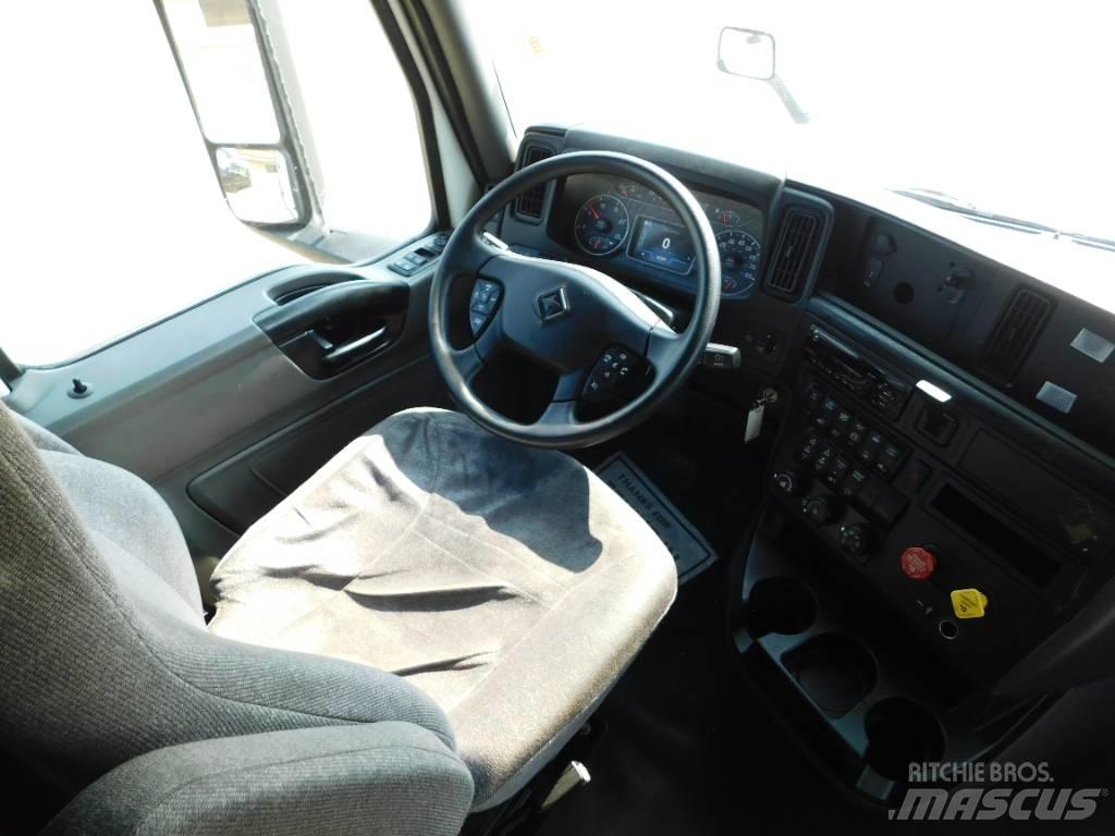 International LT 625 وحدات الجر