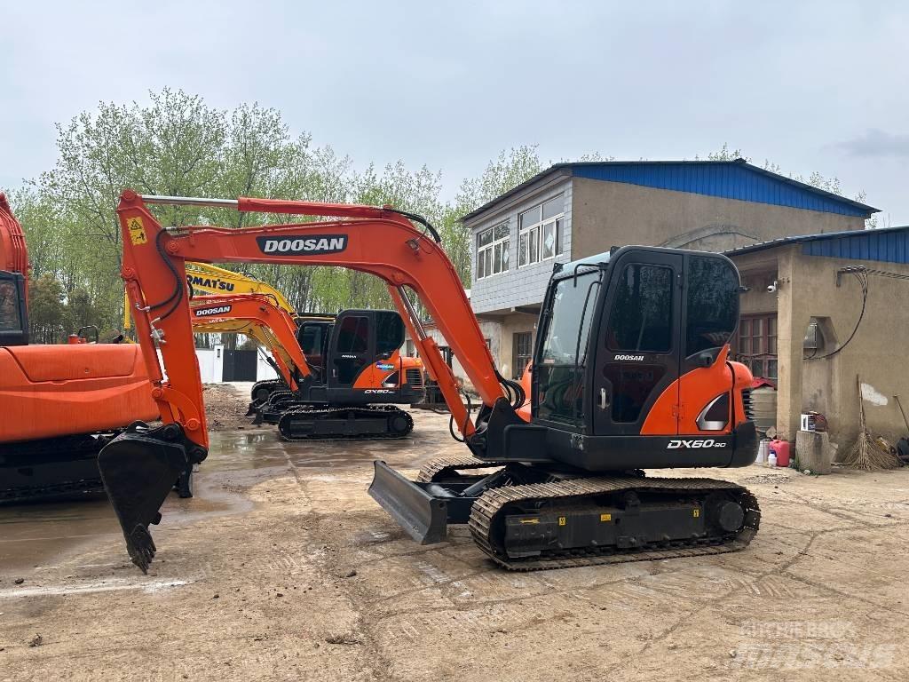 Doosan DX 60 حفارات صغيرة أقل من 7 طن (حفارات صغيرة)