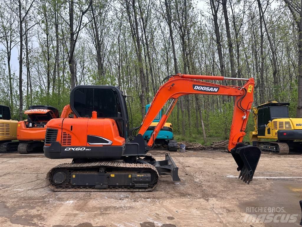 Doosan DX 60 حفارات صغيرة أقل من 7 طن (حفارات صغيرة)