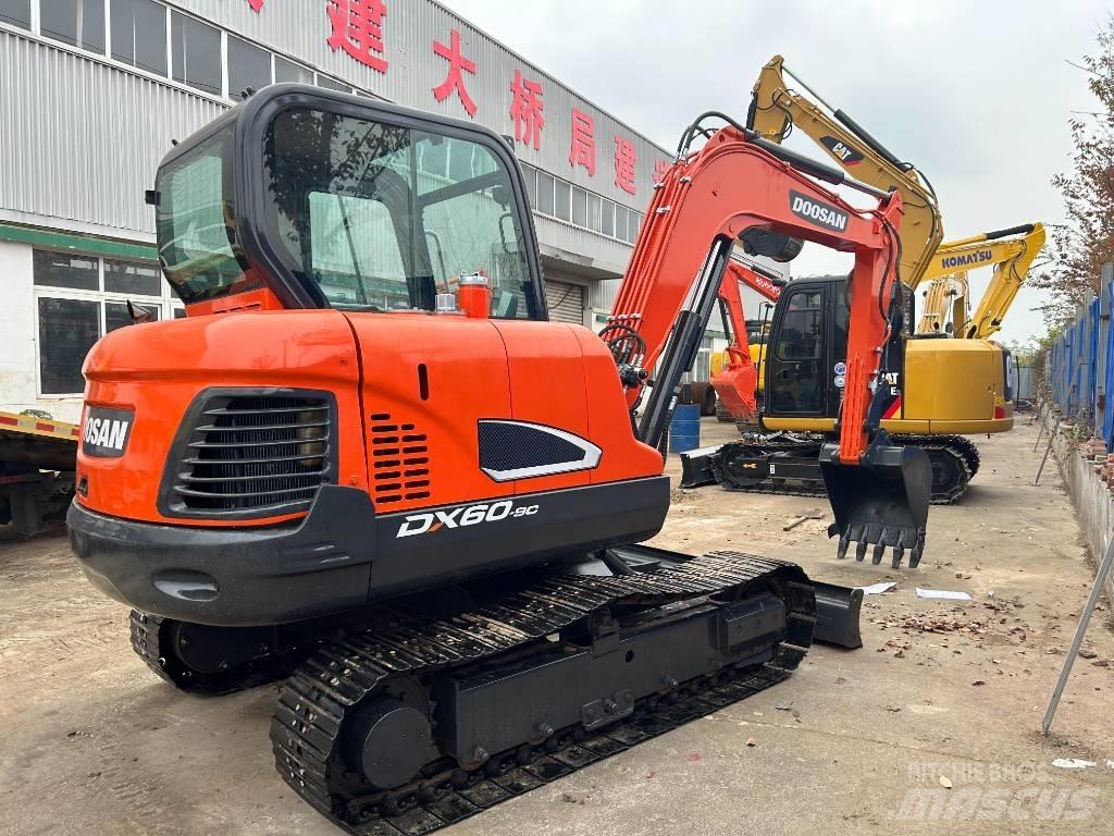 Doosan DX 60 حفارات صغيرة أقل من 7 طن (حفارات صغيرة)