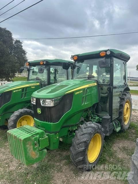 John Deere 5090 GN الجرارات