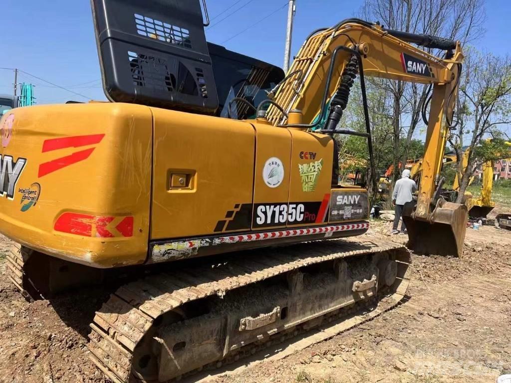 Sany SY 135 C Pro حفارات زحافة
