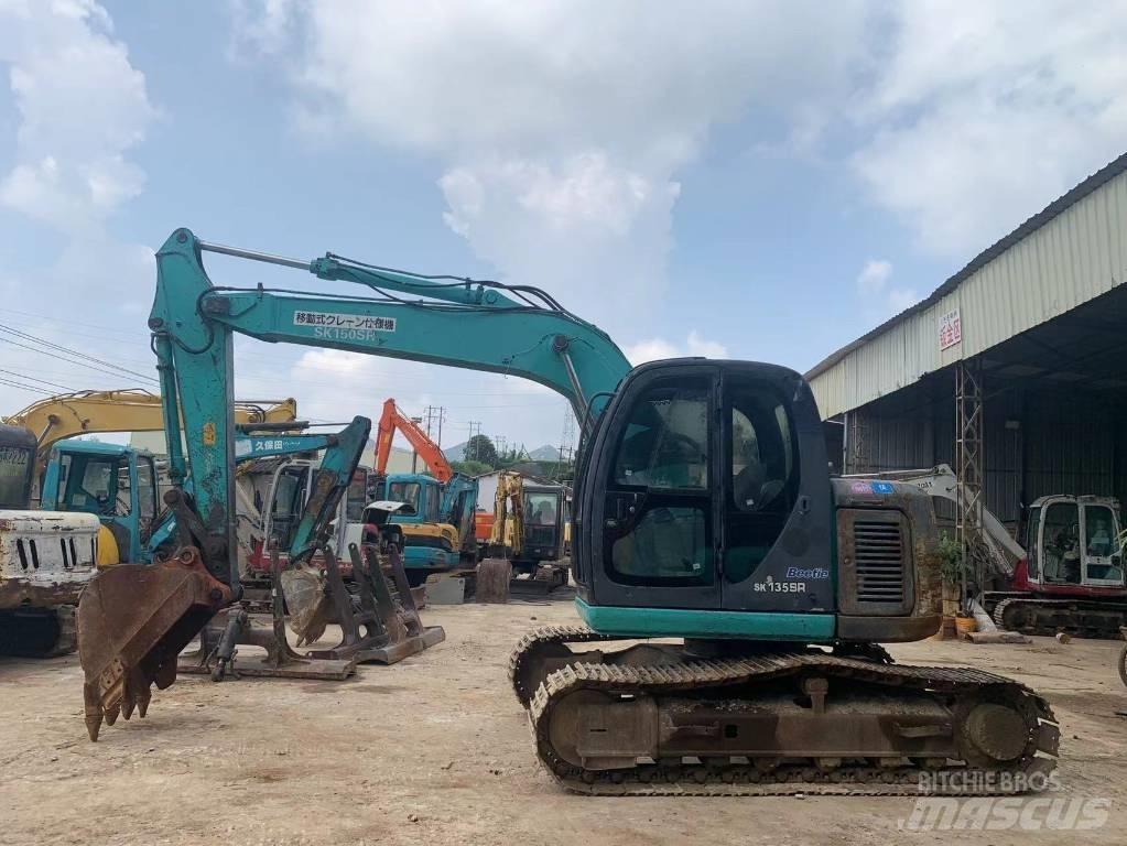 Kobelco SK 135 حفارات زحافة