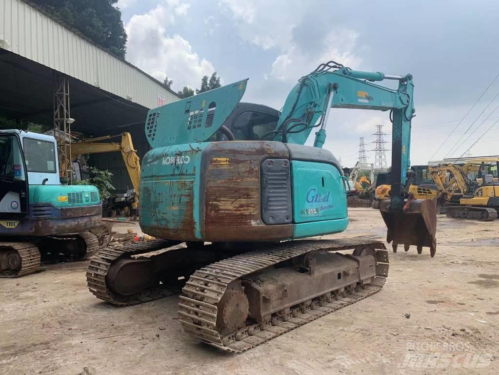 Kobelco SK 135 حفارات زحافة