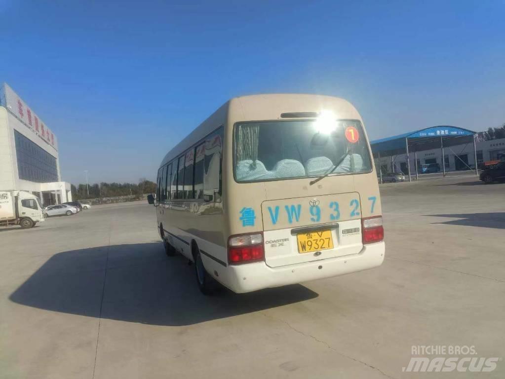 Toyota Coaster Bus حافلة صغيرة