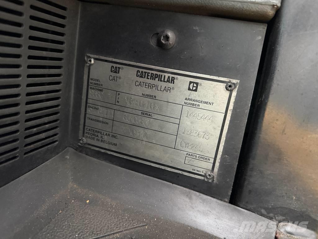 CAT 938G لوادر بعجل