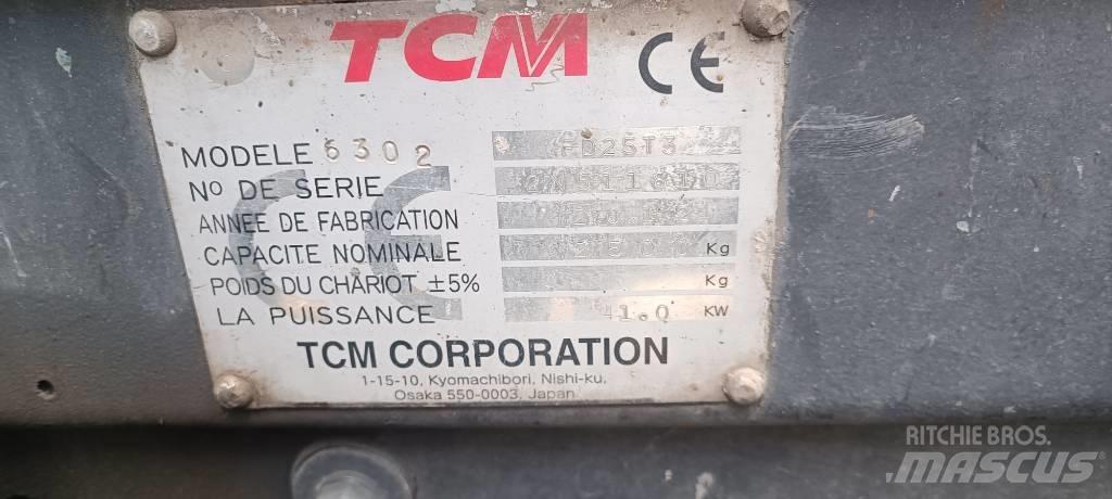 TCM FD25T3 شاحنات الديزل
