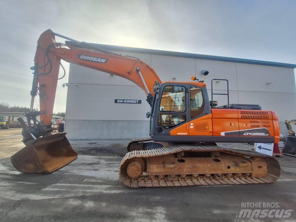 Doosan DX 255 LC-5 حفارات زحافة