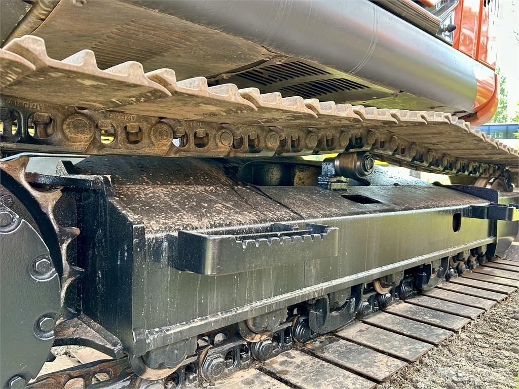 Hitachi ZX135US-7 حفارات زحافة