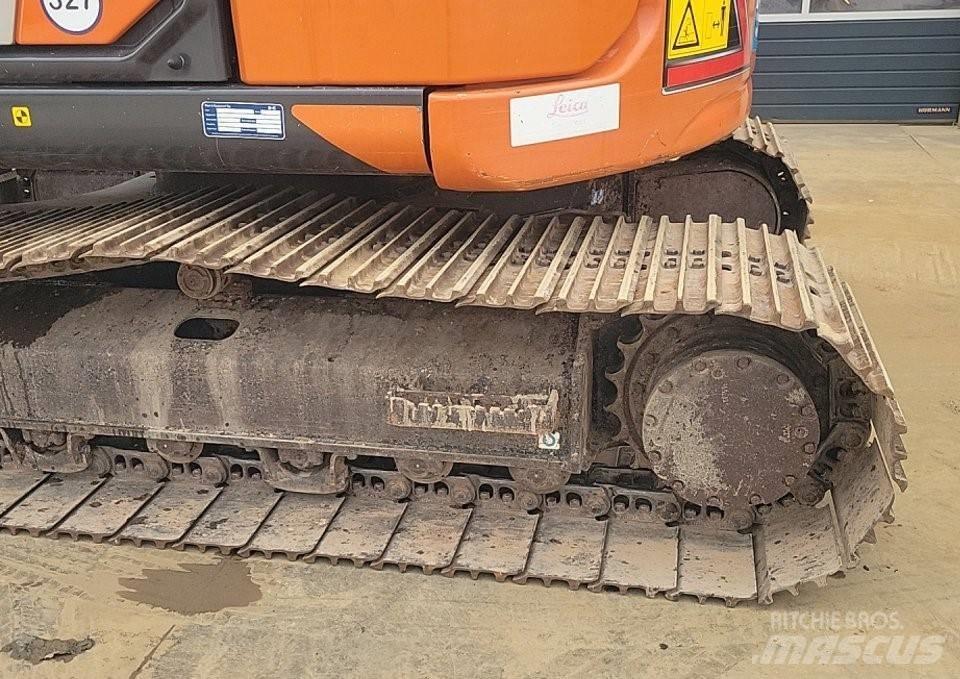 Hitachi ZX135US-7 حفارات زحافة