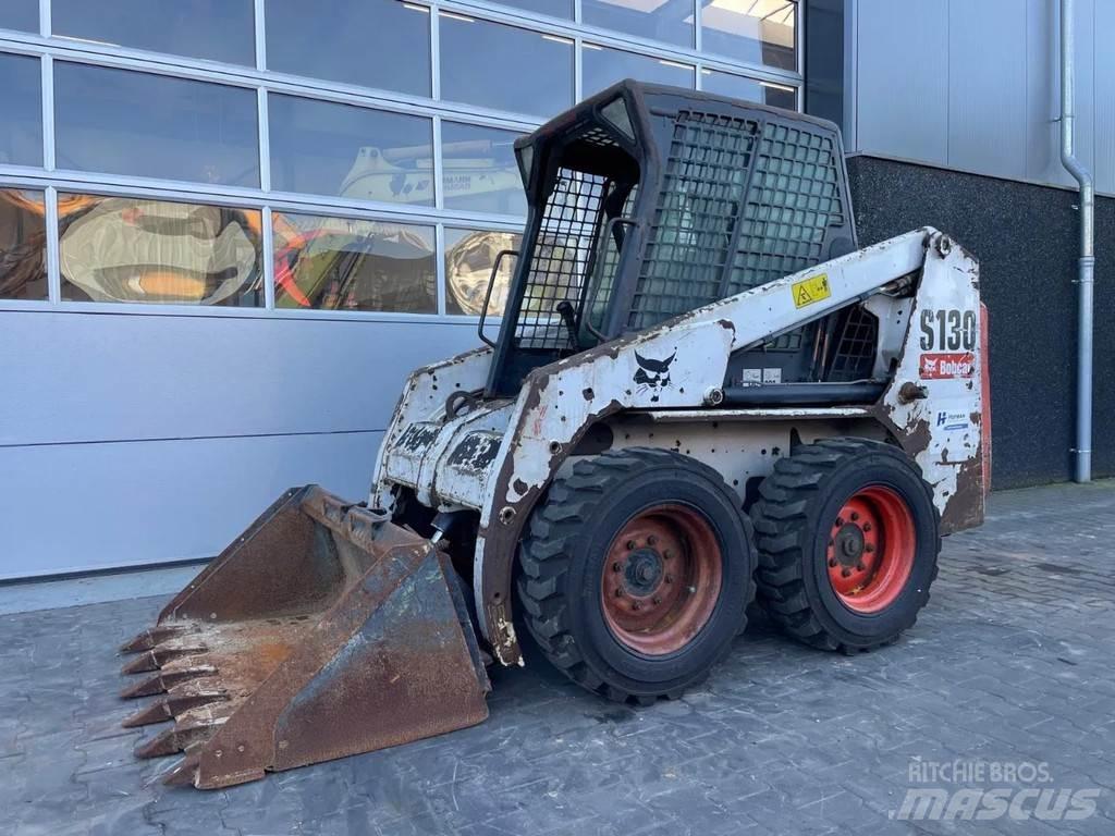 Bobcat S130 لوادر انزلاقية التوجيه