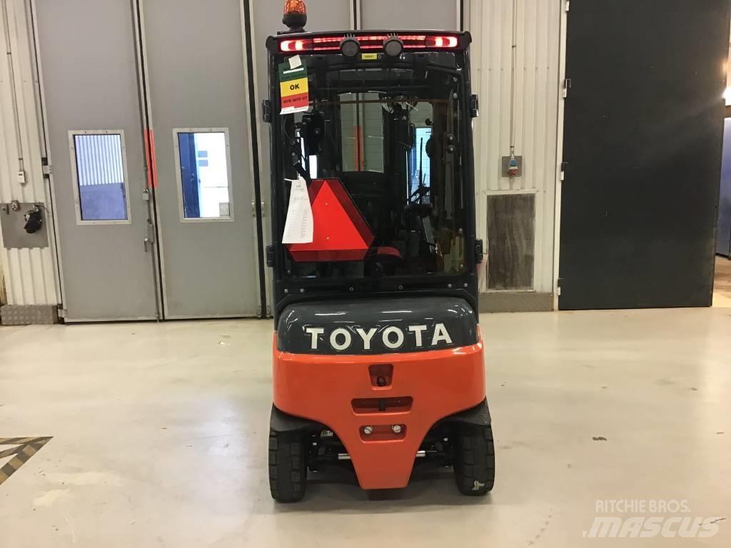 Toyota 8 FBMK 20 T شاحنات ذات رافعات شوكية تعمل بالكهرباء