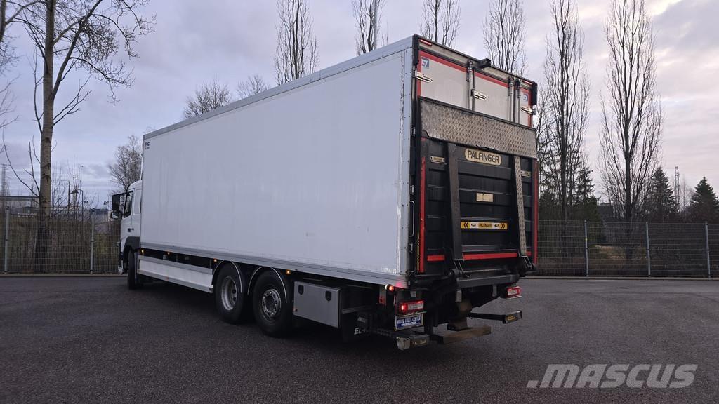 Volvo FM شاحنات بدرجة حرارة قابلة للضبط