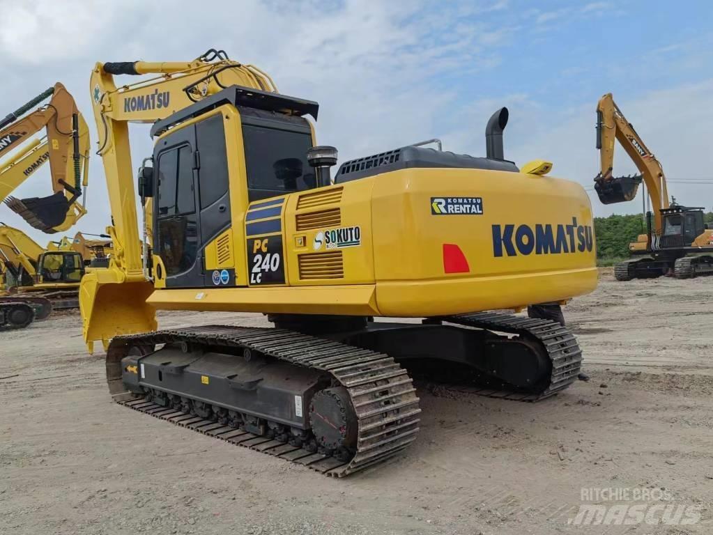 Komatsu PC 240 LC حفارات زحافة