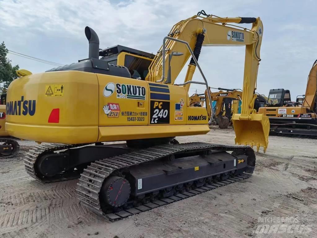 Komatsu PC 240 LC حفارات زحافة