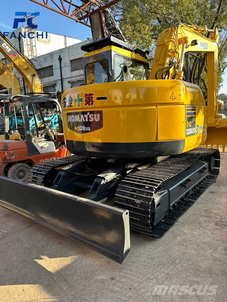 Komatsu PC 128 US حفارات زحافة