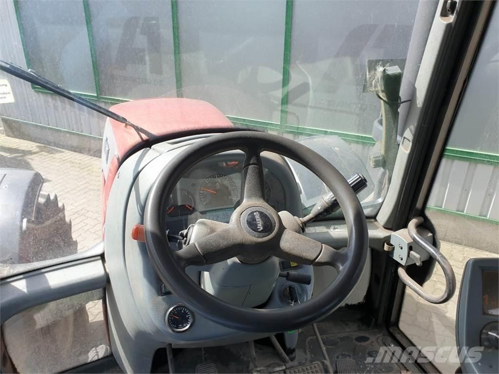 Valtra T151 الجرارات