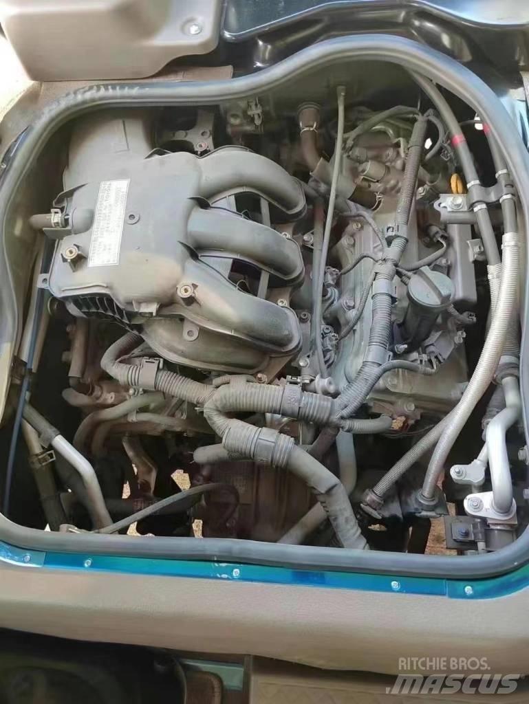 Toyota Coaster Bus حافلة صغيرة