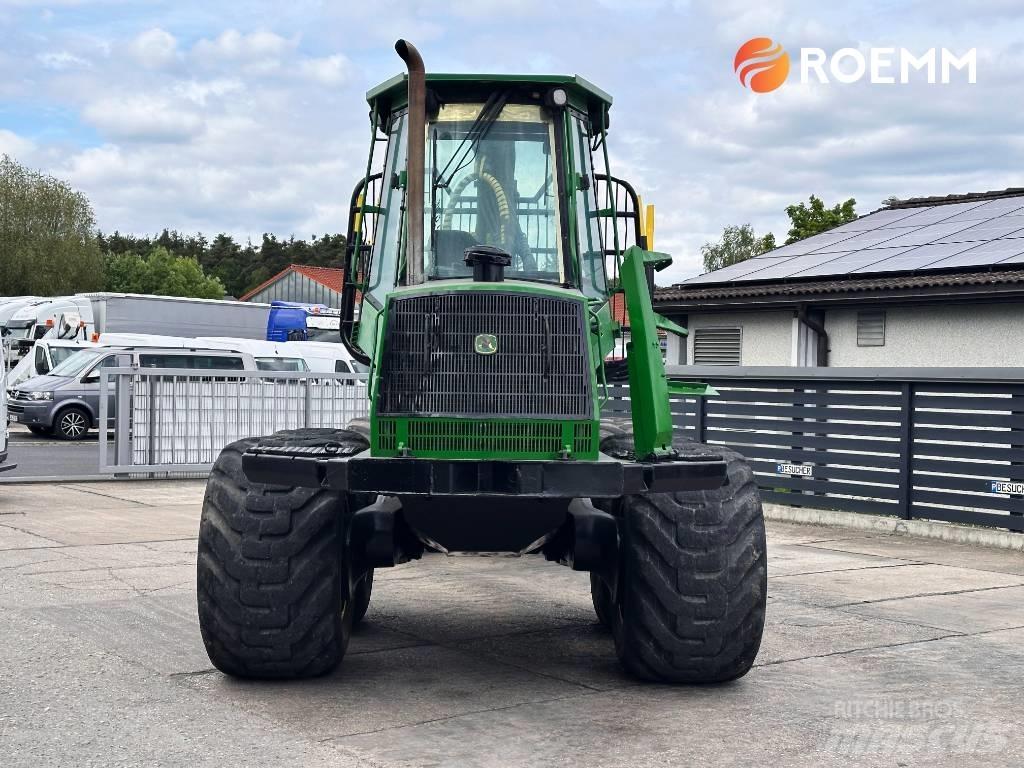 John Deere 1110 D شاحنات