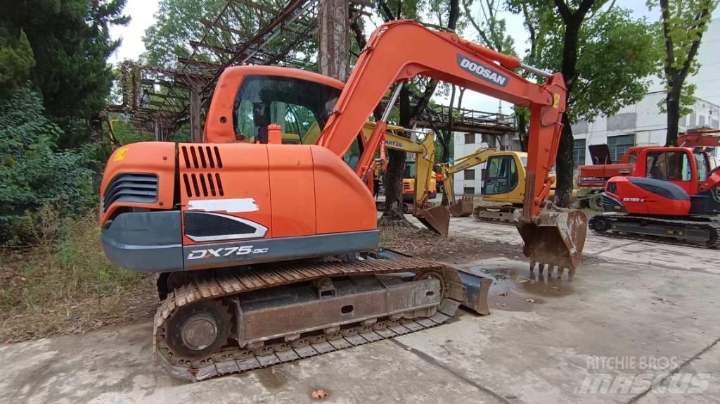 Doosan DX 75-9 C حفارات زحافة