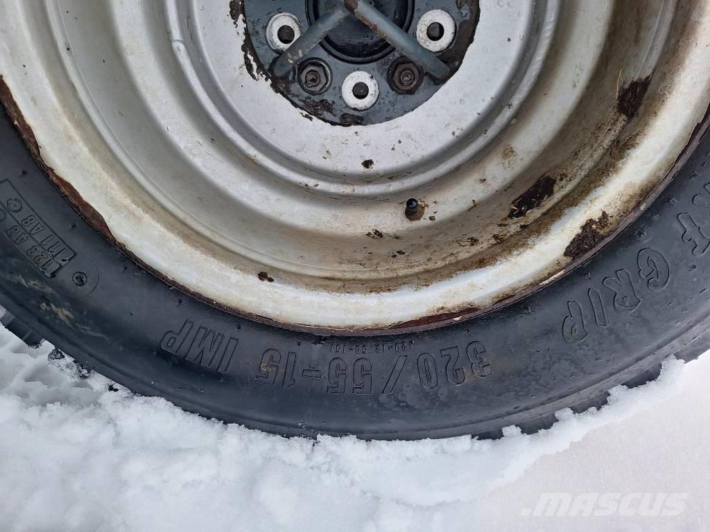 Avant 745 لوادر متعددة الأغراض