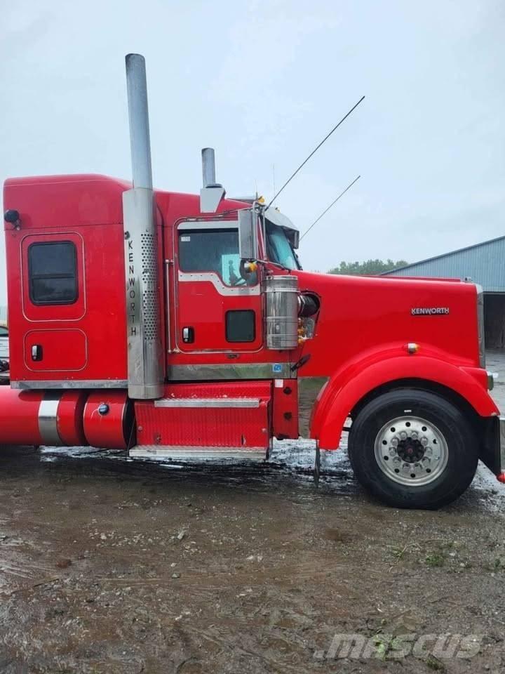 Kenworth W 900 L وحدات الجر