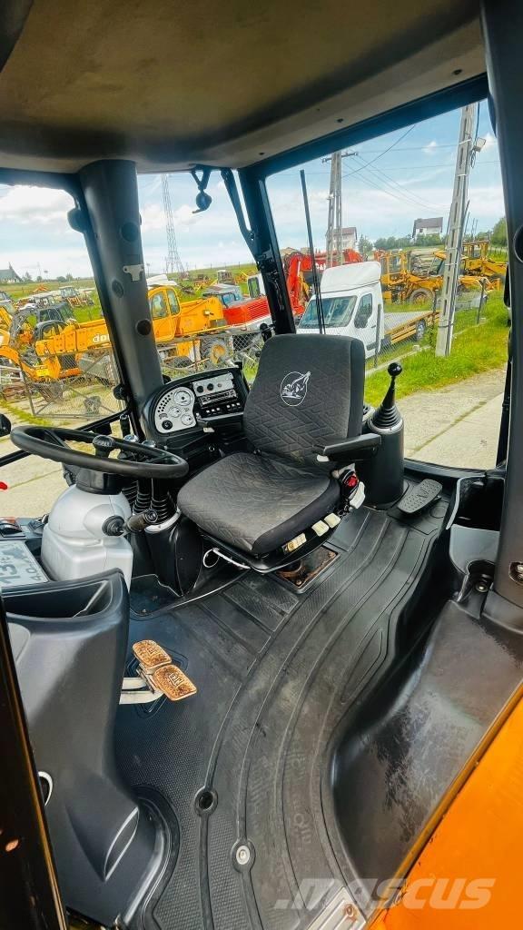 JCB 4 CX لوادر ذات جرافات عكسية