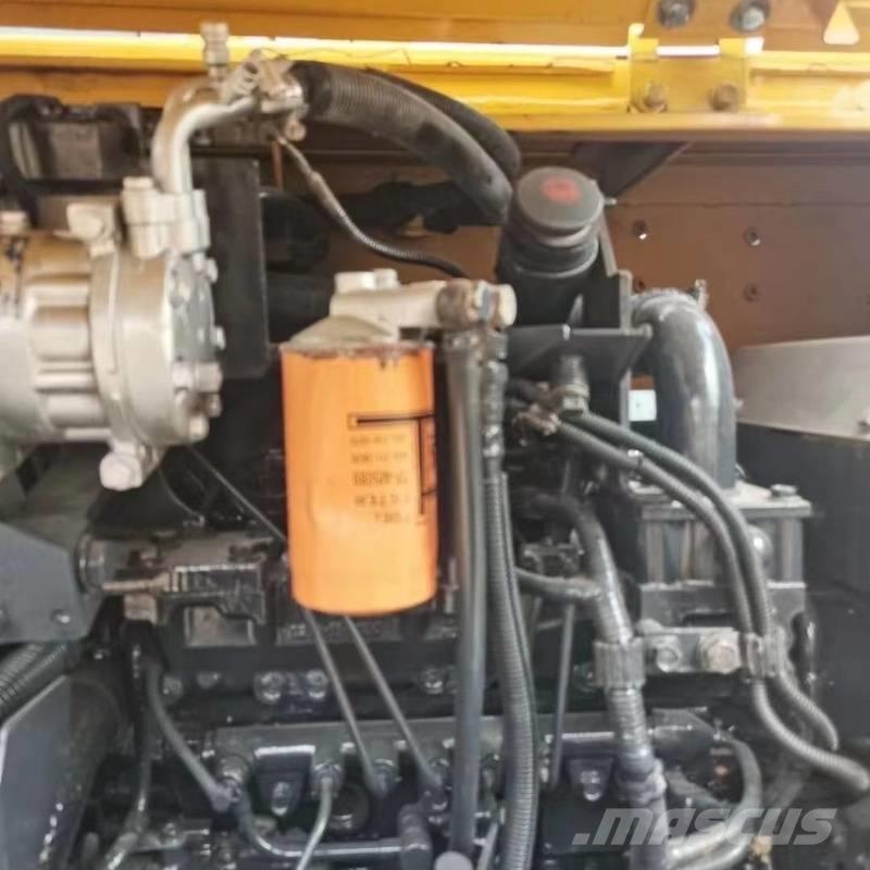 Komatsu PC 60 حفارات زحافة