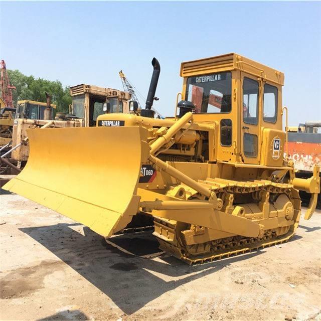CAT D 6 D بلدوزرات مجنزرة