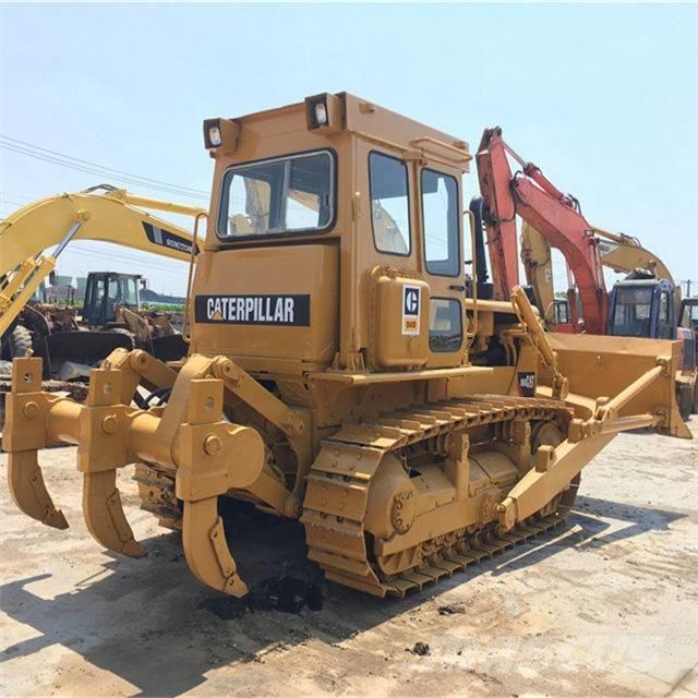 CAT D 6 D بلدوزرات مجنزرة