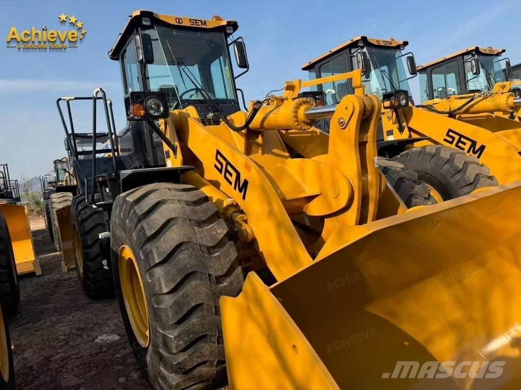 SEM 655D لوادر بعجل