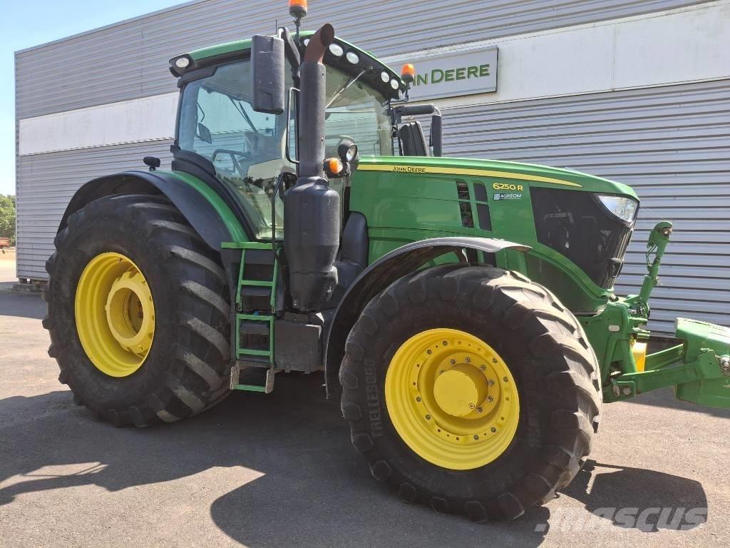 John Deere 6250R الجرارات