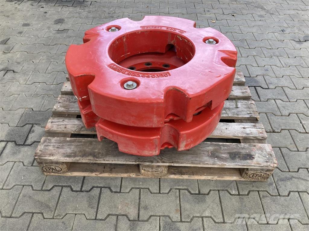 Fendt 2x 300 kg ماكينات زراعية أخرى