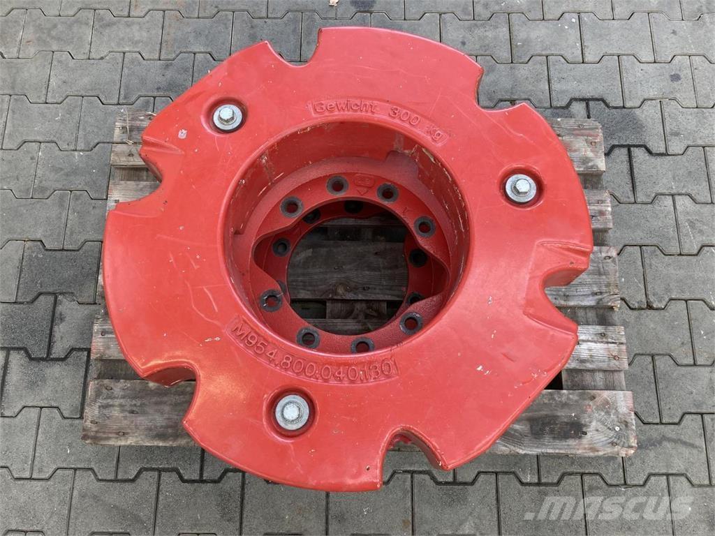 Fendt 2x 300 kg ماكينات زراعية أخرى