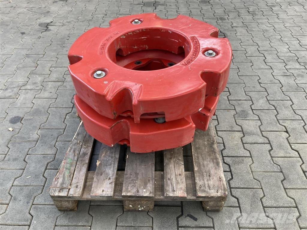 Fendt 2x 300 kg ماكينات زراعية أخرى