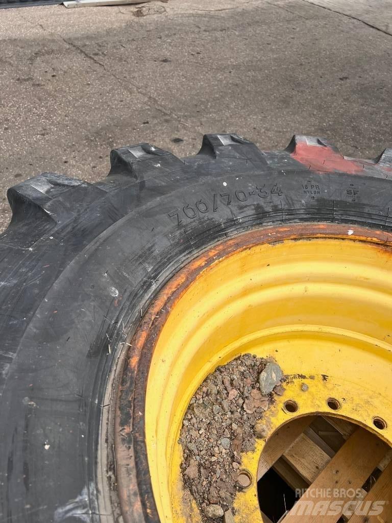 Nokian 700/70-34 الإطارات والعجلات والحافات