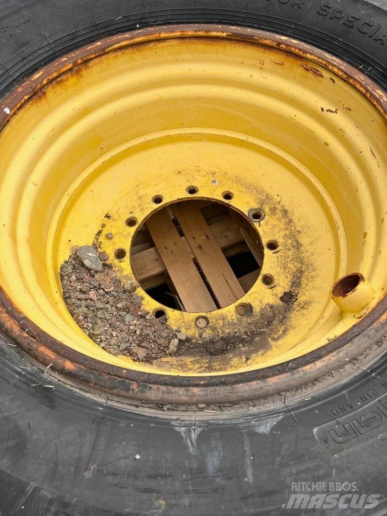 Nokian 700/70-34 الإطارات والعجلات والحافات
