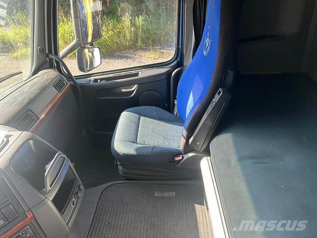 Volvo FH 460 شاحنات بمقصورة وهيكل