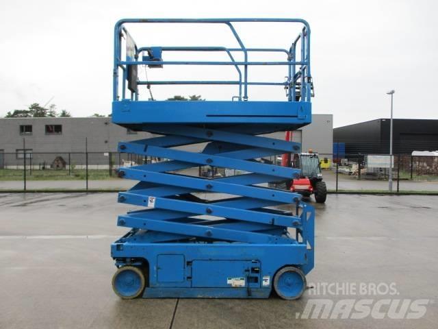 Genie GS 3246 (962) رافعات مقصية الشكل