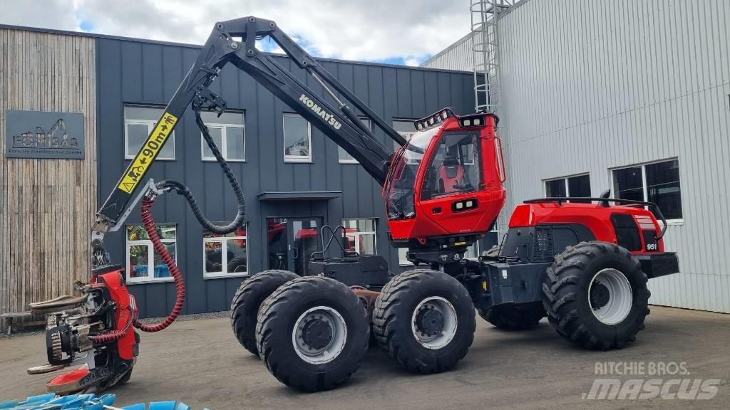 Komatsu 951 حصادات