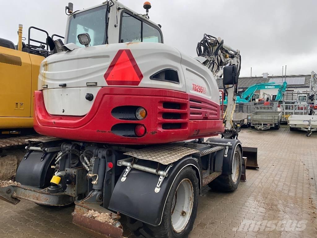 Takeuchi TB 295 W حفارات زحافة