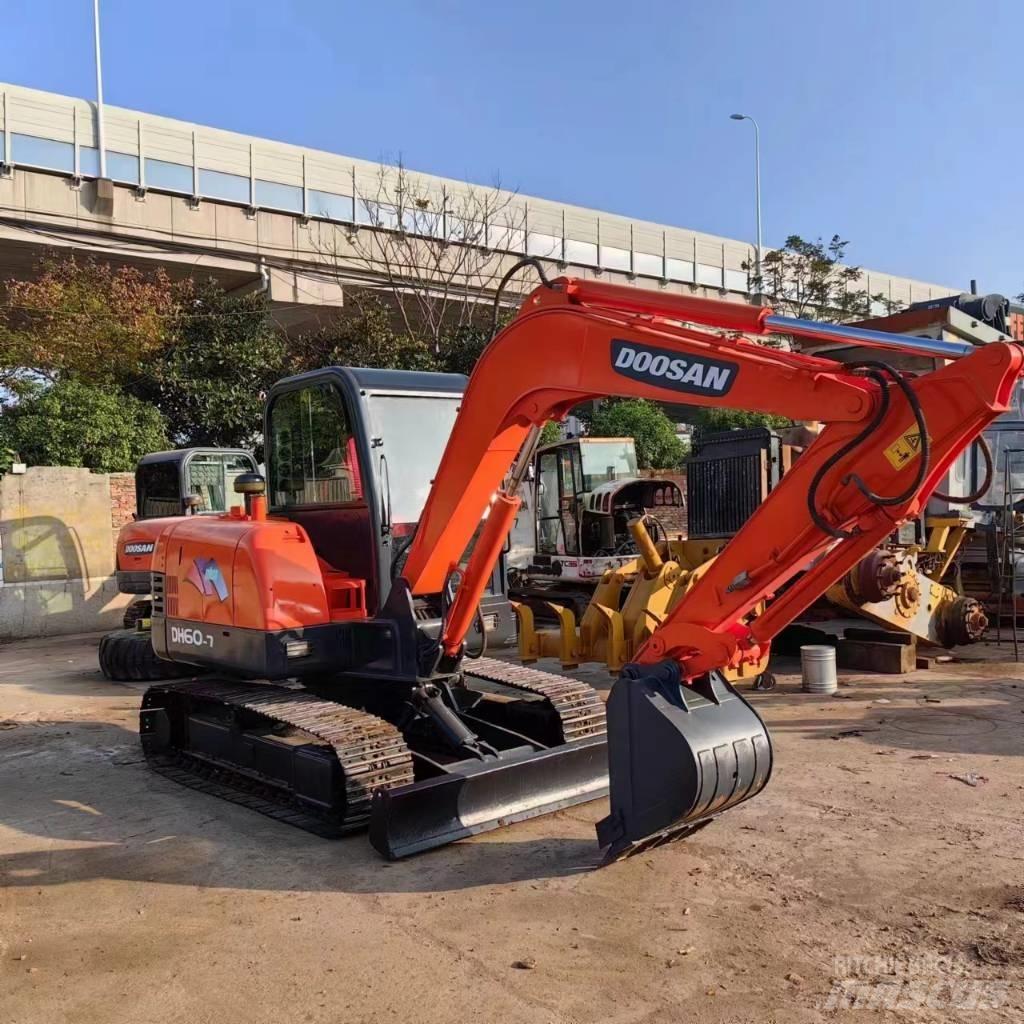 Doosan DH 60-7 حفارات صغيرة أقل من 7 طن (حفارات صغيرة)