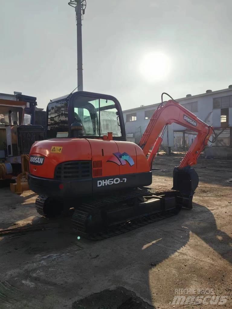 Doosan DH 60-7 حفارات صغيرة أقل من 7 طن (حفارات صغيرة)