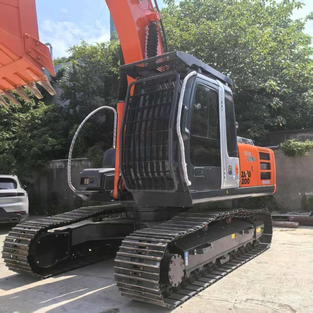 Hitachi ZX 200-3 G حفارات زحافة