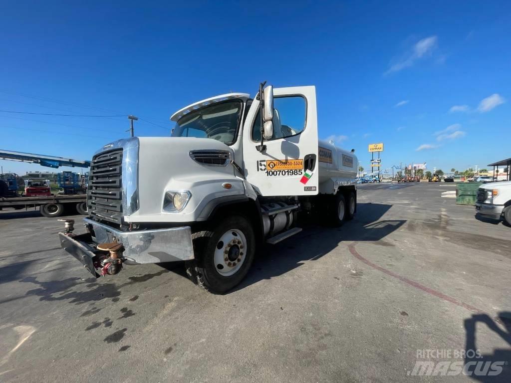 Freightliner 108 SD صهاريج مياه