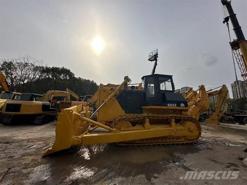 Shantui SD 32 بلدوزرات مجنزرة