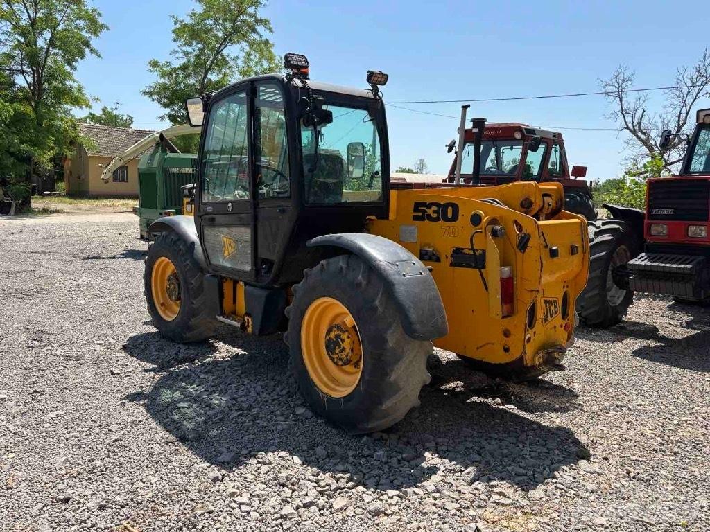 JCB 530-70 مناولات متداخلة