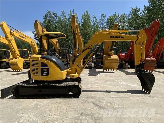 Komatsu PC35MR-2 حفارات زحافة