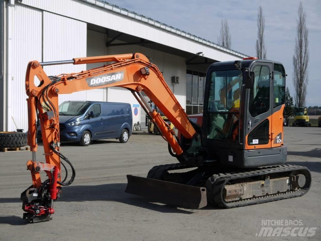 Doosan DX 60 R حفارات صغيرة أقل من 7 طن (حفارات صغيرة)