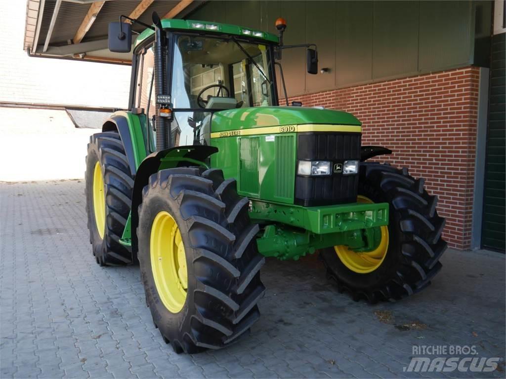 John Deere 6910 PQ الجرارات